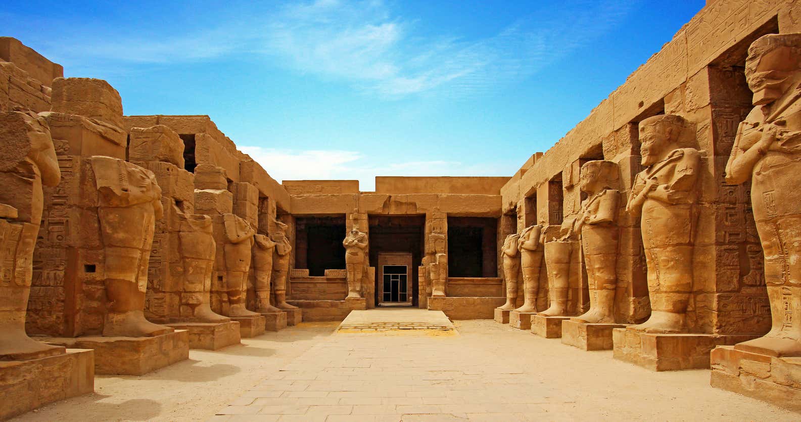 Tour de 2 días por Abu Simbel + espectáculo de luz y sonido