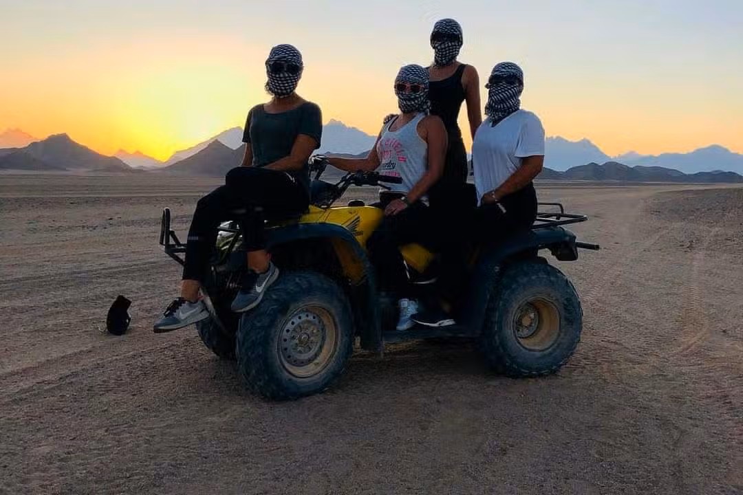 Tour en quad por el desierto con cena beduina