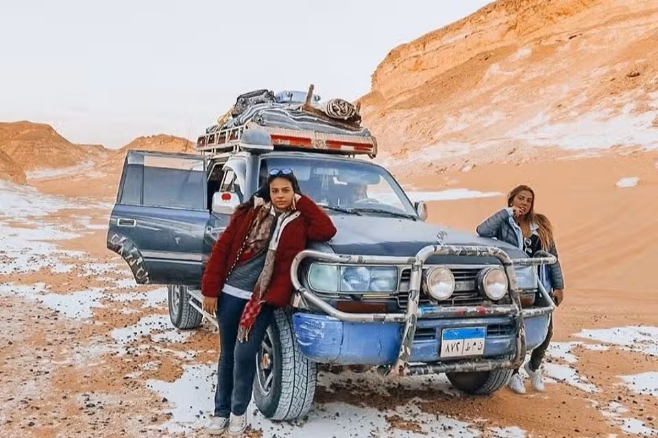 Tour privado de 3 días al desierto blanco y al oasis de Bahariya